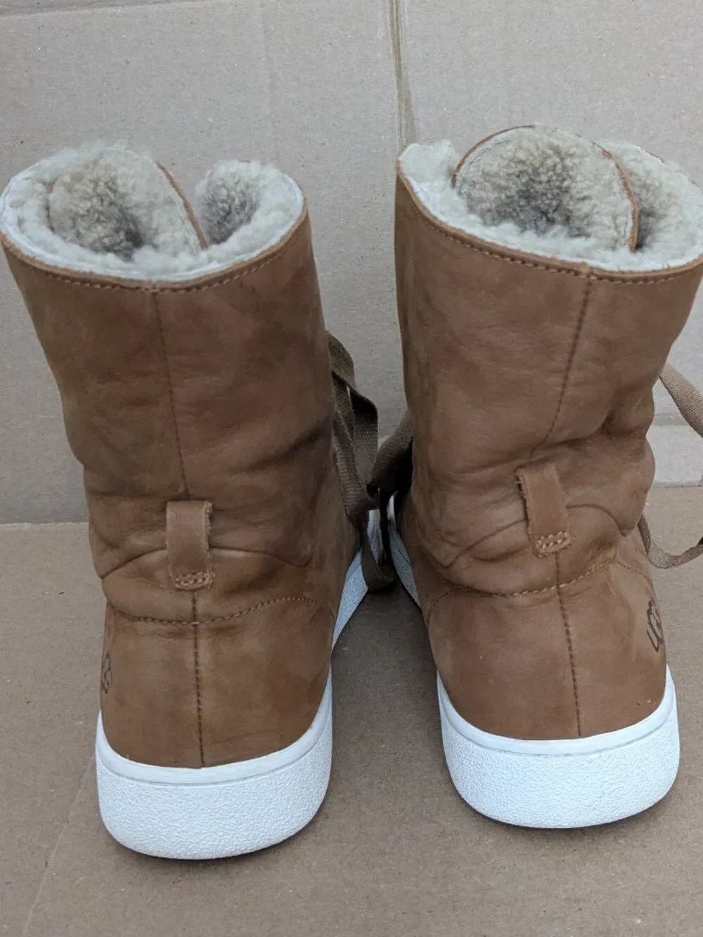 UGG STARLYN FAWN SHEEPSKIN SNEAKER HIGH TOP ANKLE BOOTS SIZE 10